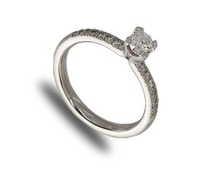 18ct white gold diamond ring, diamond shoulders