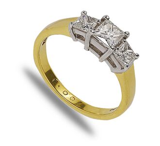18 carat gold 3 princess cut diamond ring